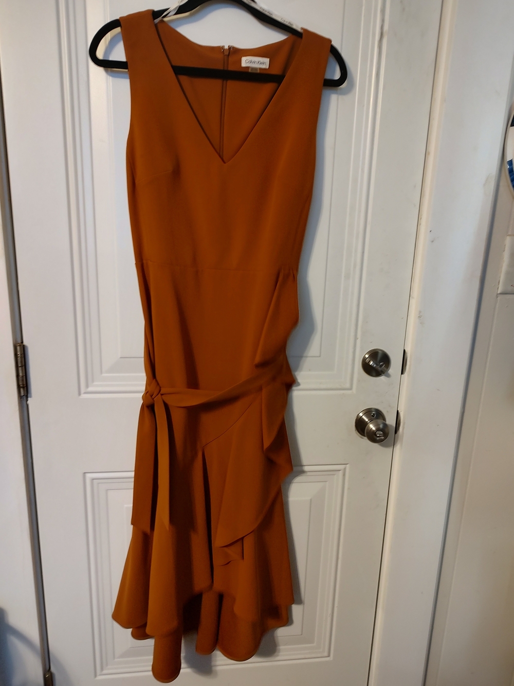 Calvin Klein Women's Rust Sleeveless V-Neck Ruffle Dress